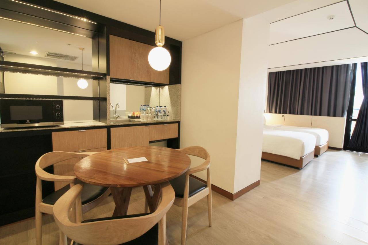 Gaia Cosmo Hotel Джокьякарта Экстерьер фото