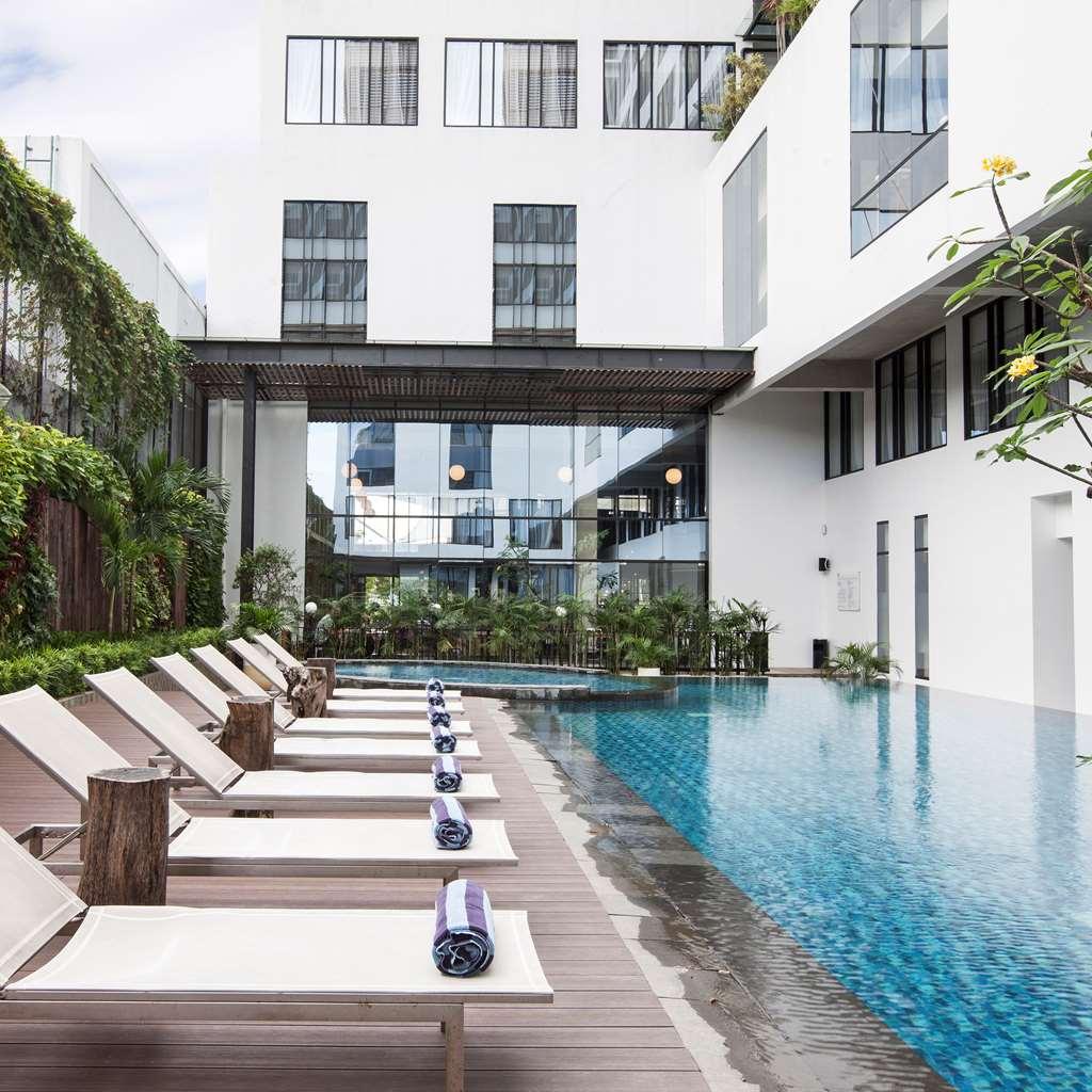 Gaia Cosmo Hotel Джокьякарта Экстерьер фото