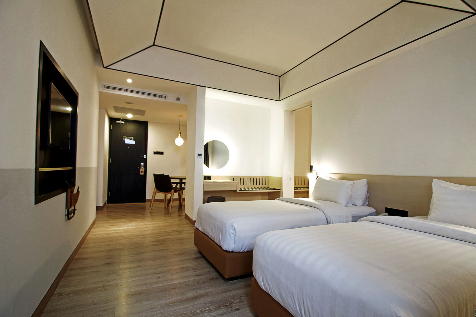 Gaia Cosmo Hotel Джокьякарта Экстерьер фото