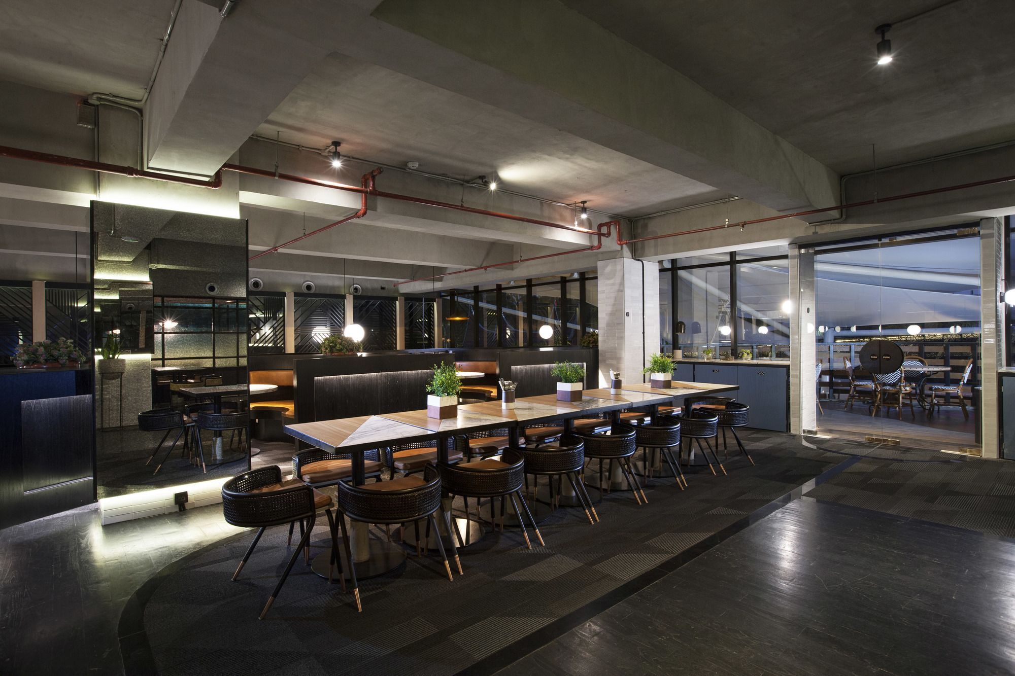Gaia Cosmo Hotel Джокьякарта Экстерьер фото