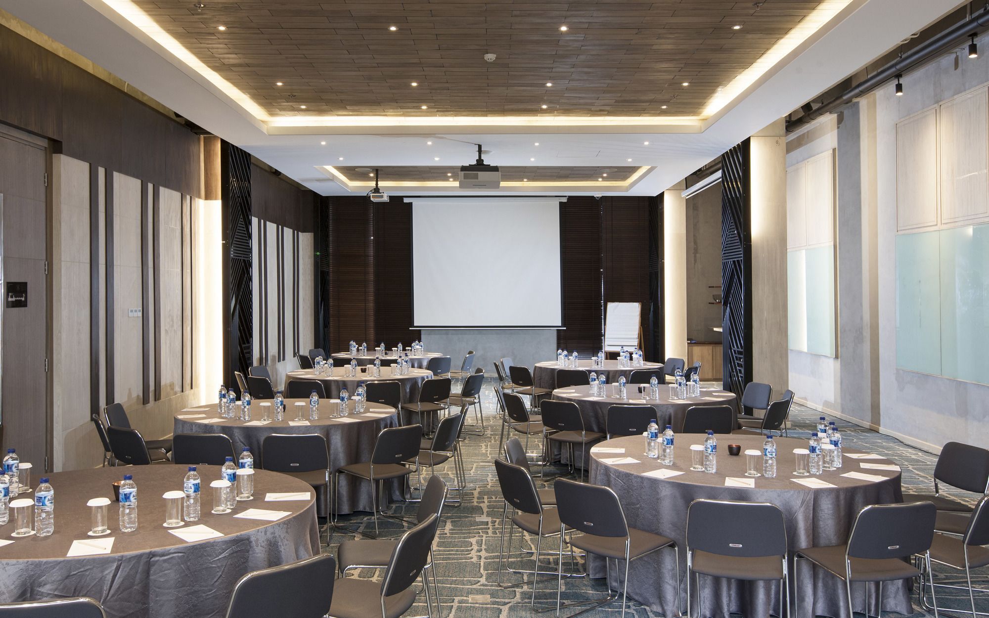 Gaia Cosmo Hotel Джокьякарта Экстерьер фото